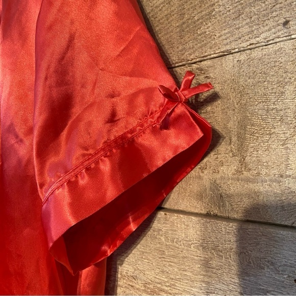 💥5/$25 La Vie En Rose women’s satin button up pyjama top in size XL - Picture 3 of 8